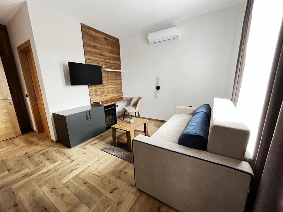 Caka Luxury Rooms & Restaurant Cuprija Luaran gambar